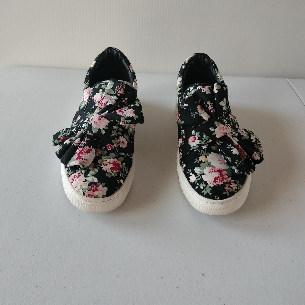 Halogen 8 floral Mika slip on shoes sneakers Travel Vacation Comfort Artsy